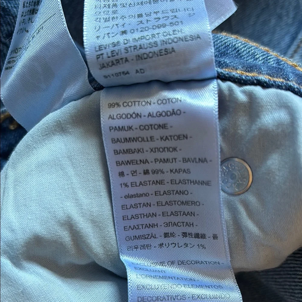 Levi’s 70’s High Rise Flare Jeans - Picture 11 of 12